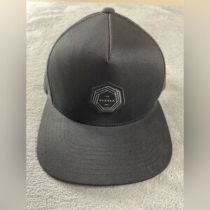VISSLA Logo Men's Trucker Hat Cap SnapBack Mesh Back Black Surf Beach Skate